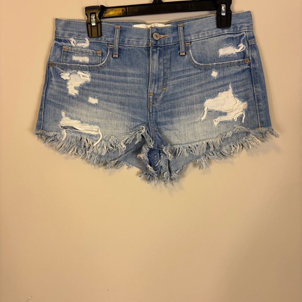 Abercrombie & Fitch Frayed Hem Distressed Jean Shorts‎ 28